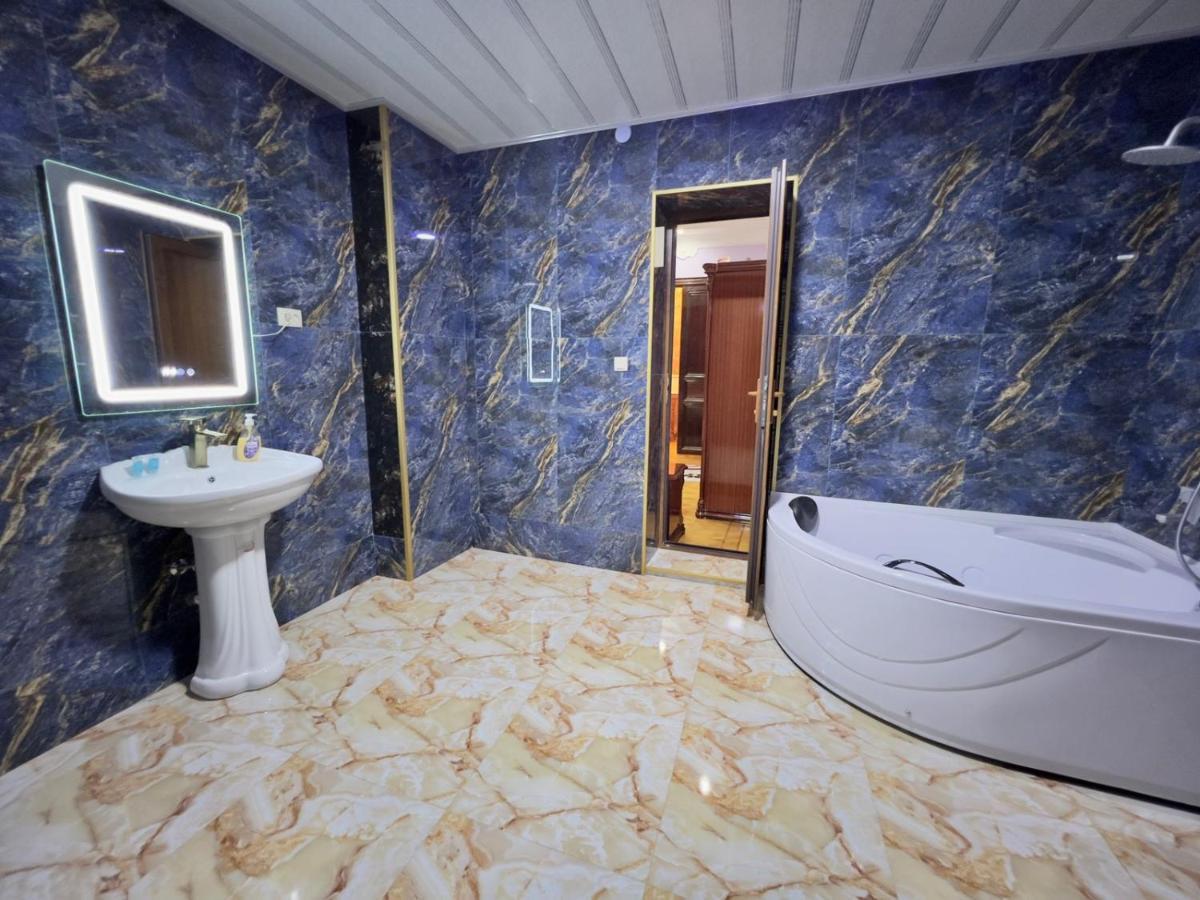 Hotel Royal Kutaisi Eksteriør bilde